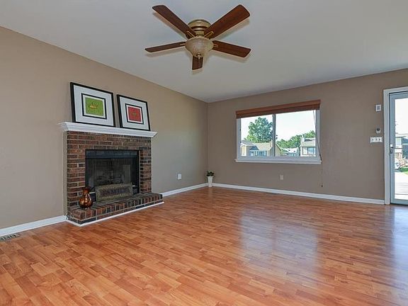 Laminate Floor makes cleaning a breeze.