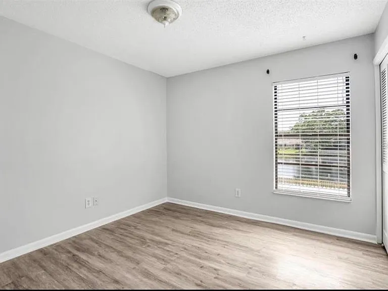 16208 Pebblebrook Dr — Photo 18