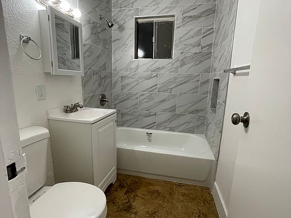 4th image of 2950 Clifford St #3