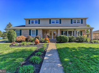 905 Melrose Ln, York, PA 17402