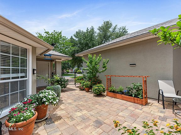3rd image of 1015 GREEN PINE Circle