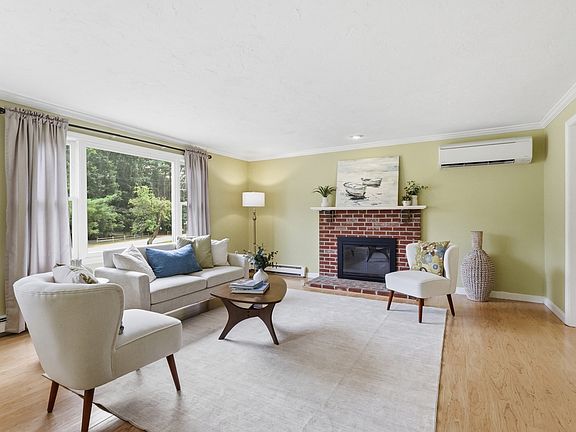 2nd image of 51 Hosmer St