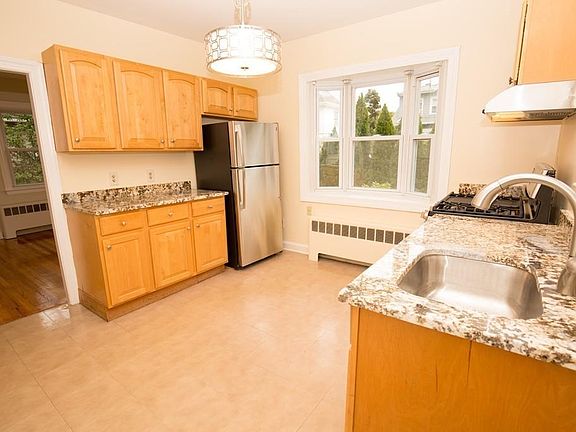 5th image of 150 Belmont St