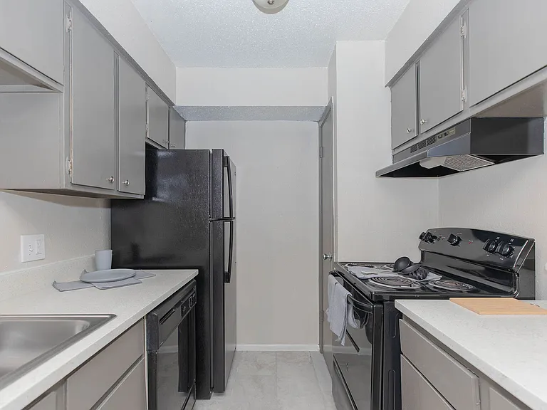 Southern Oaks Apartments — Photo 25