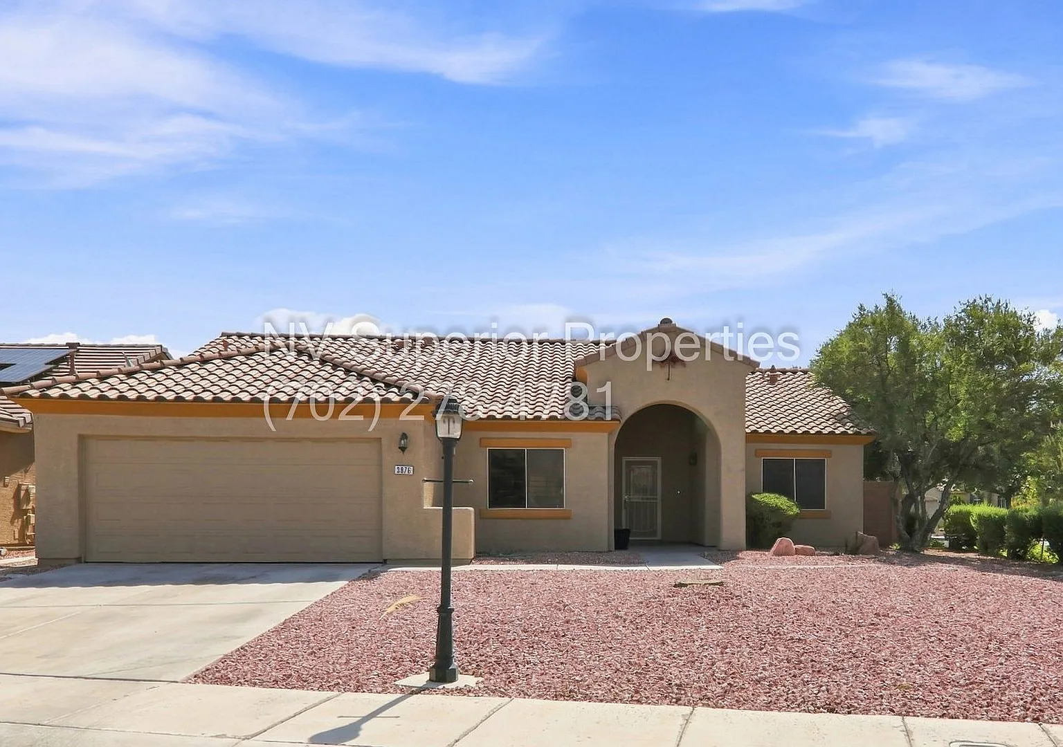 SE!! Stallion Mountain!! Gated Single Story Home!! No Carpets Covered patio!! Water Conditioner!! — Photo 2