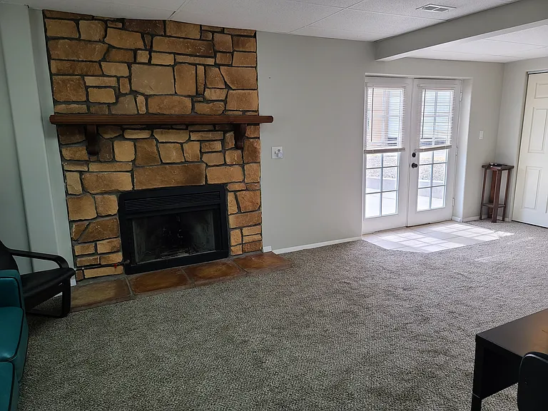 940 W Red Oaks Dr #2 — Photo 10