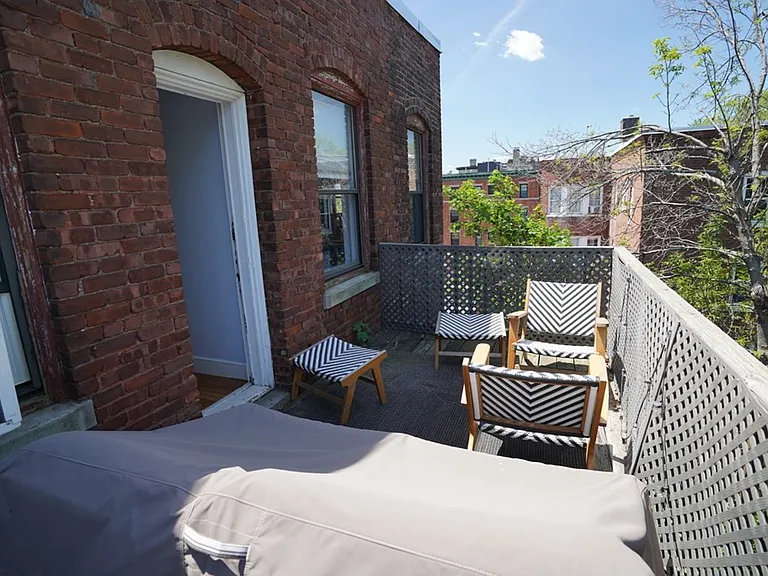 1038 Beacon St #401 — Photo 11