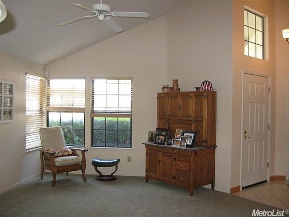 4th image of 1961 Hillview Dr