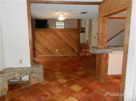 3rd image of 8609 Poinsettia Dr