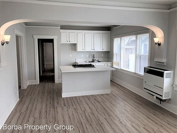 2nd image of 920 N Park Cir #B