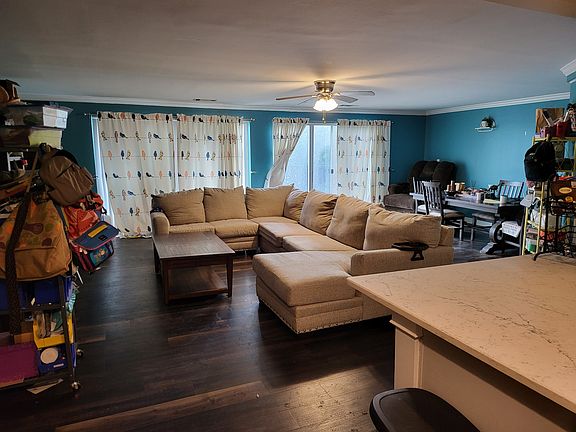 5th image of 655 S Riverside Dr APT 204