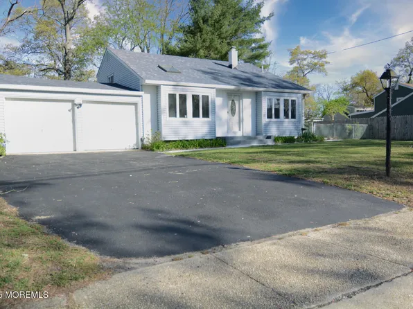16 Germania Court, Toms River, NJ 08755