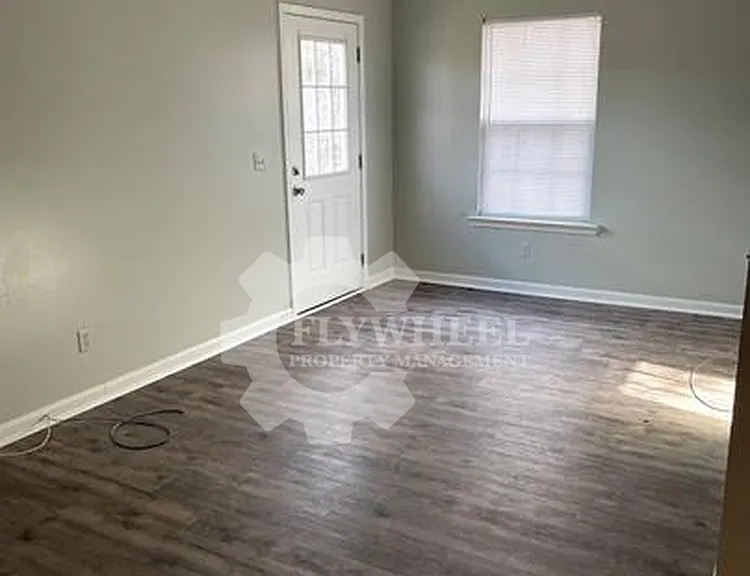 128B N Poole St — Photo 2