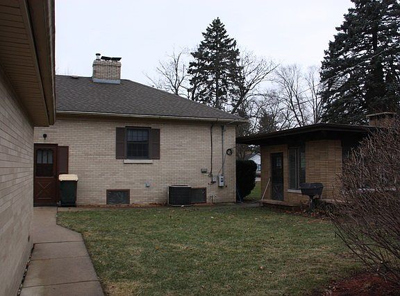 4th image of 725 E Pine St