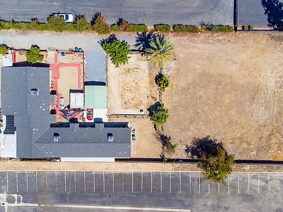 4th image of 3280 McCall Ave
