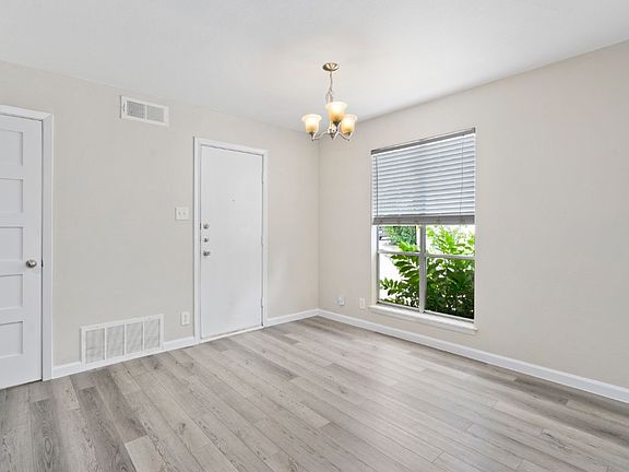 4th image of 1813 Woodland Ave Unit B-1