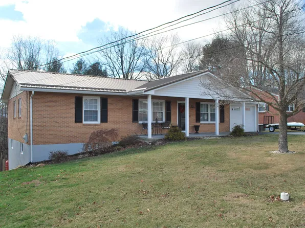 812 Oakhurst Ave, Pulaski, VA 24301