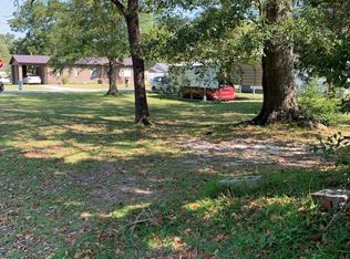 1607 Pembroke Ave, New Bern, NC 28562