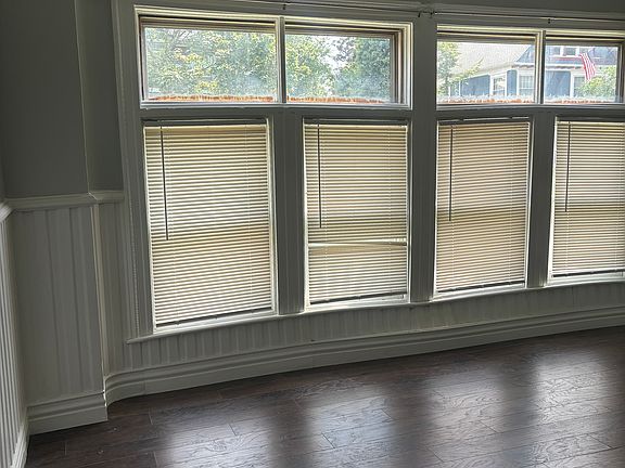 4th image of 547 W Ferry St #2