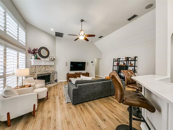 2nd image of 6934 Aspen Creek Ln