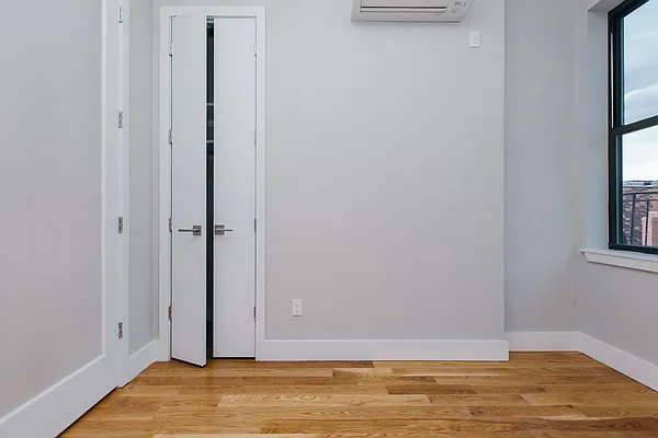 Rented by Nooklyn NYC LLC | media 13