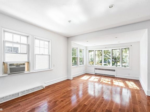2nd image of 1633 Marine Pkwy