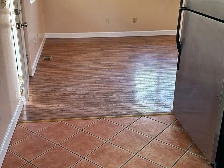 8027 Ney Ave — Photo 2