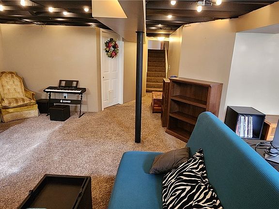 3rd image of 3482 James Blvd