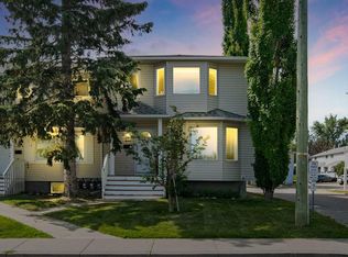 511 N Killarney Glen Ct SW, Calgary, AB T3E 7H4