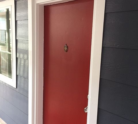 2nd image of 1829 Warren Ave