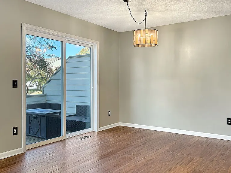 13821 Edgewood Ave — Photo 6