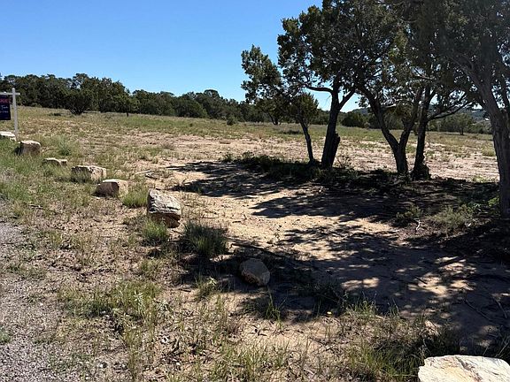 5th image of 6 Sedillo Hill Rd