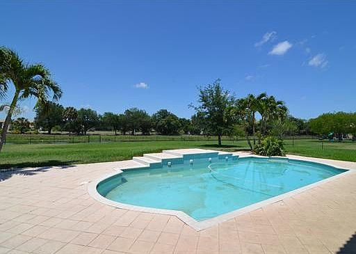 2nd image of 13375 SW 39th St