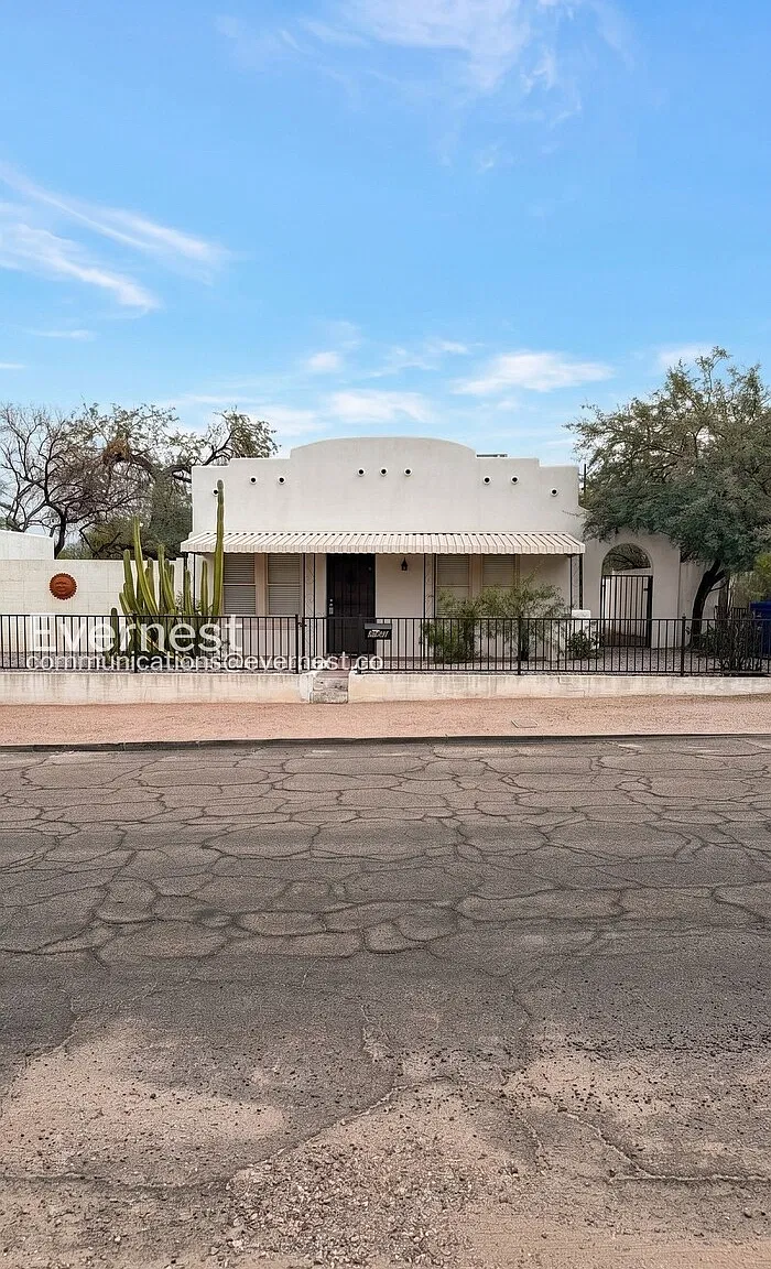 3 bed, 1.0 bath, 1066 sqft, $1,700 — Photo 2