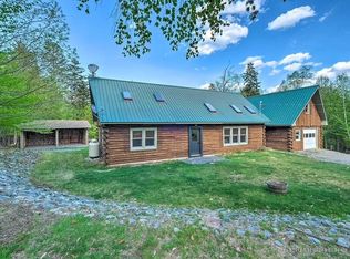 29 W Birch Ln, Beaver Cove, ME 04441