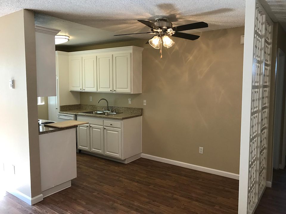 1st image of 4776 Lamont St APT 2