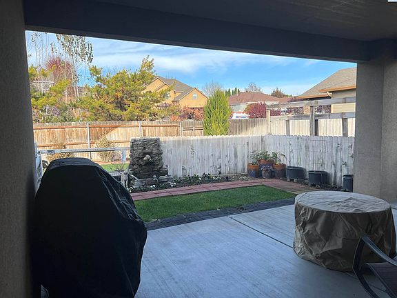3rd image of 144 Erica Dr