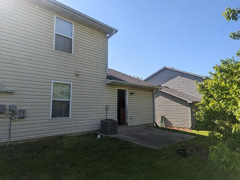 3323 Dove Dr — Photo 2