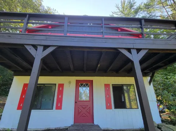 99 Howe Hill Road, Benton, NH 03785