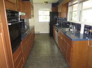 19121 Wayne Dr, Triangle, VA 22172