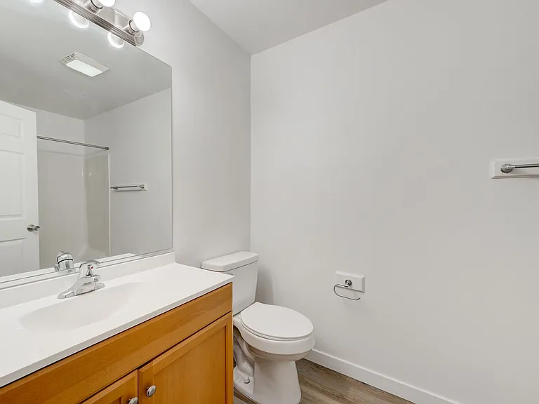 1094 Longbow Ln #D — Photo 15