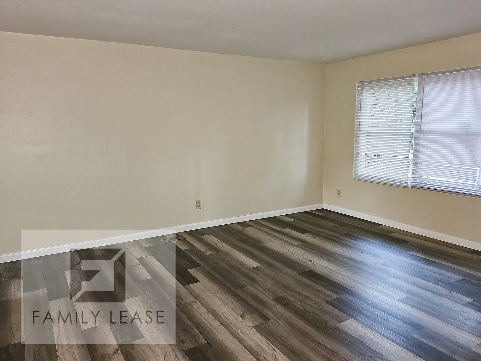 3 bed, 957 sqft, $1,325 — Photo 3