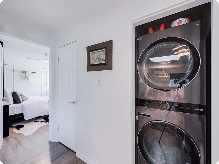1202 Don Gaspar Ave — Photo 22