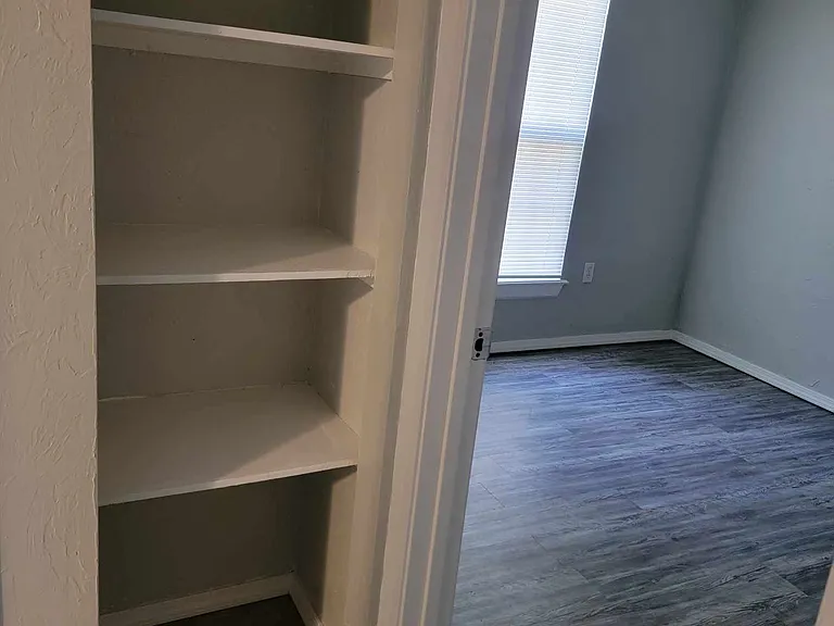 1428 Mallard Dr — Photo 11