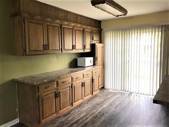 4th image of 604 NE Magellan Ave