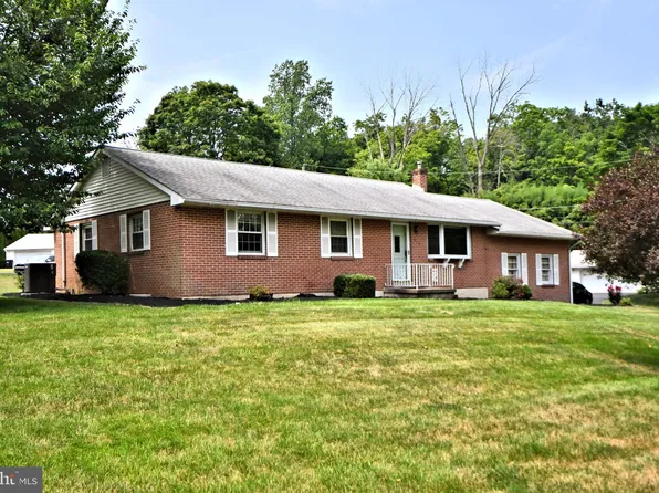 919 Summit Ave, Schwenksville, PA 19473