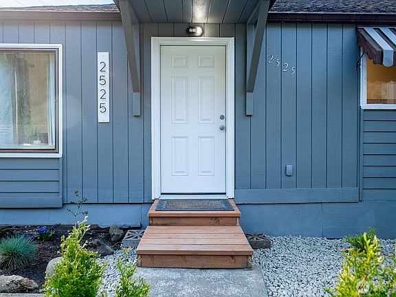 2nd image of 2525 E Wishkah Boulevard