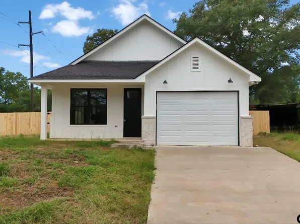 307 S Langham St, Troup, TX 75789