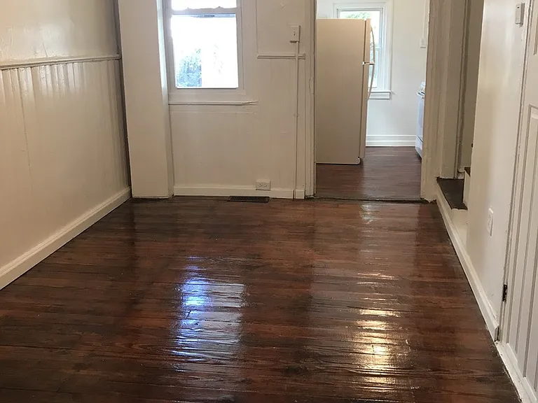 239 S Queen St — Photo 3