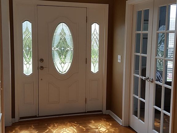 2nd image of 7069 Glade Ln